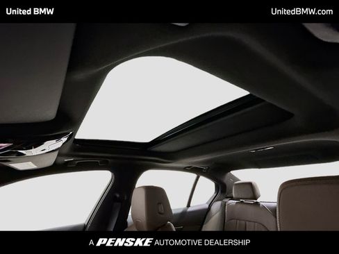 Used 2025 BMW i5 xDrive40 w/ Premium Package image 12