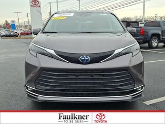 Certified 2024 Toyota Sienna XLE video 2