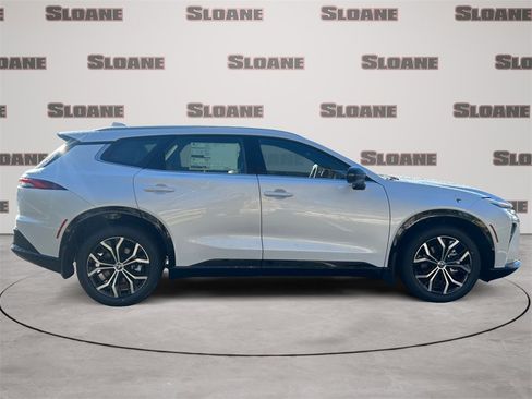 New 2025 Toyota Crown Signia image 6