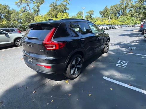 Used 2025 Volvo XC40 B5 Plus AWD/4WD image 14