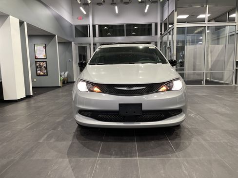 New 2026 Chrysler Voyager LX image 3