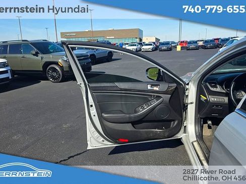 Used 2016 Kia Cadenza Premium image 6