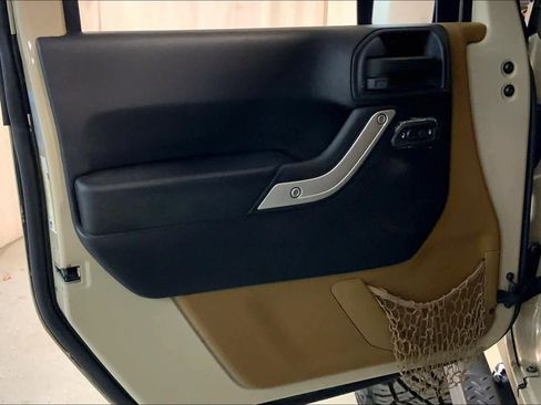 Used 2016 Jeep Wrangler Rubicon w/ Dual Top Group image 21