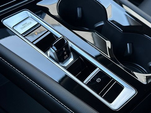 New 2026 Volkswagen Atlas SE FWD image 20