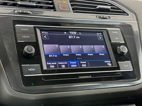 Used 2022 Volkswagen Tiguan S image 21