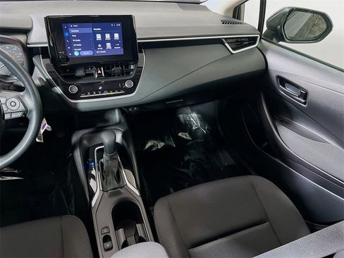 Used 2025 Toyota Corolla LE image 21