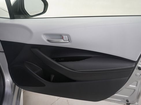 Used 2024 Toyota Corolla SE w/ SE Package image 9