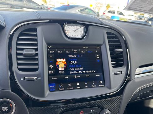 Used 2023 Chrysler 300 C image 24