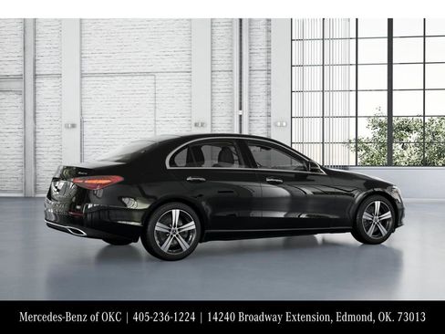 Used 2025 Mercedes-Benz C 300 4MATIC Sedan image 19