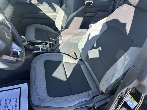 New 2025 Ford Bronco 4-Door AWD/4WD image 17