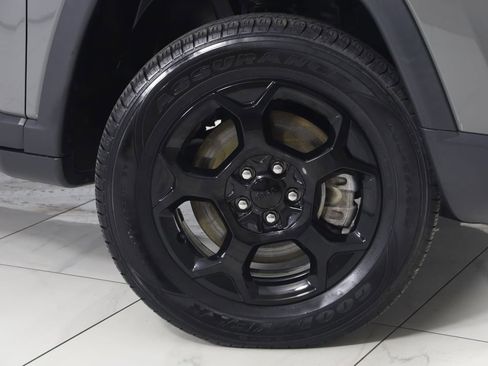Used 2023 Jeep Compass Trailhawk w/ Trailhawk Convenience Group AWD/4WD image 14