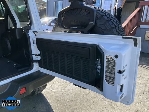 Used 2023 Jeep Wrangler Unlimited Rubicon 4xe w/ Steel Bumper Group image 9