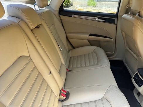Used 2016 Ford Fusion SE image 17