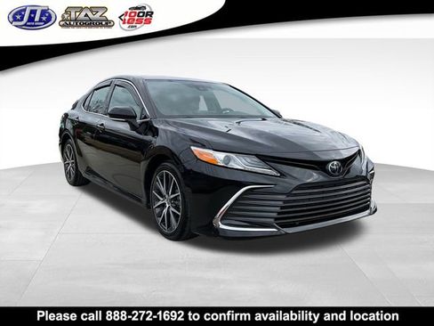 Used 2023 Toyota Camry XLE image 1