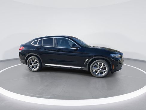 Certified 2023 BMW X4 xDrive30i w/ Premium Package image 9