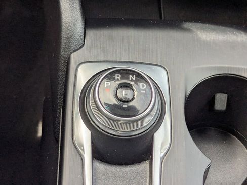 Used 2022 Ford Escape SE image 19