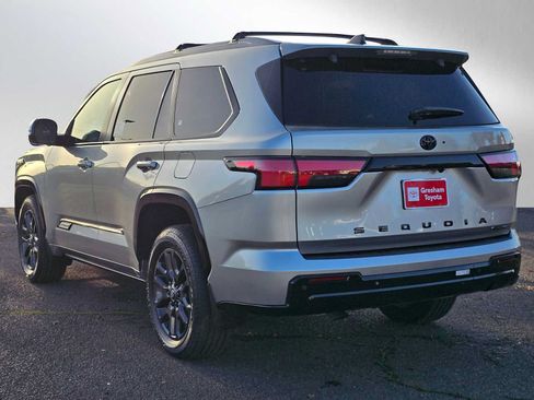 Used 2025 Toyota Sequoia Platinum AWD/4WD image 6