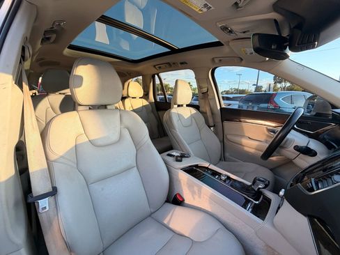 Used 2016 Volvo XC90 T6 Momentum w/ Momentum Plus Package AWD/4WD image 22