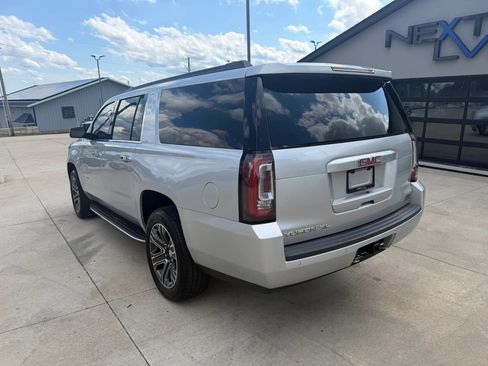 Used 2019 GMC Yukon XL SLT AWD/4WD image 7