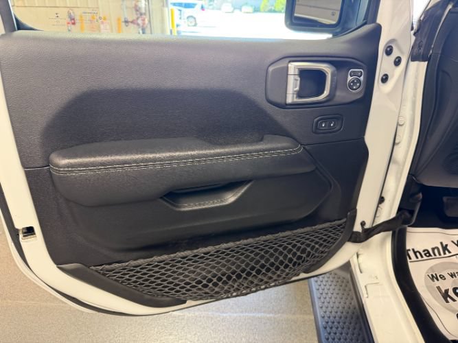 Used 2023 Jeep Wrangler Unlimited Sahara w/ Cold Weather Group AWD/4WD image 10