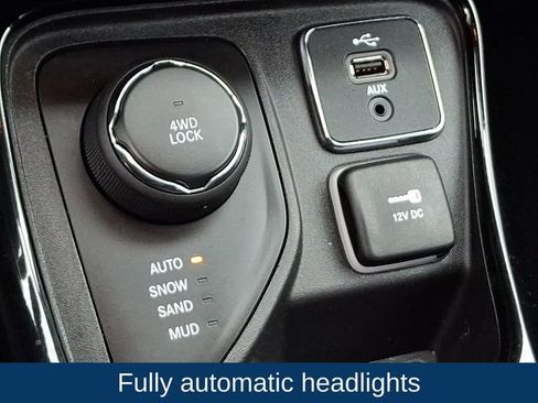 Used 2018 Jeep Compass Latitude w/ Popular Equipment Group image 16