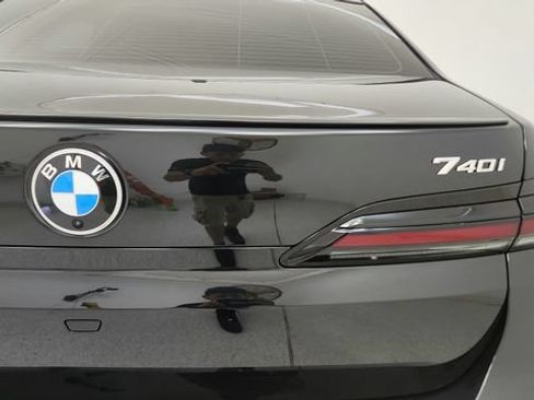 Used 2026 BMW 740i w/ Premium Package RWD image 42