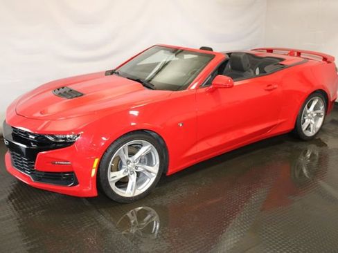 Used 2019 Chevrolet Camaro SS RWD image 2