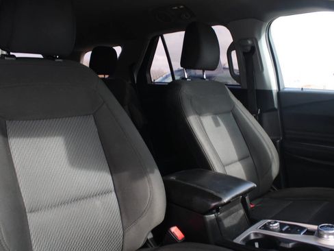 Used 2022 Ford Explorer XLT image 14