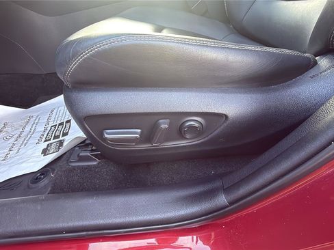 Used 2021 Toyota RAV4 XLE Premium image 24