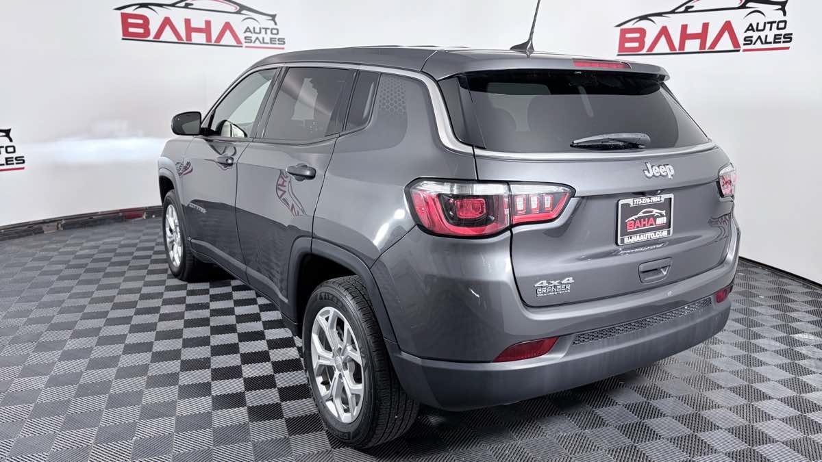 Used 2024 Jeep Compass Sport w/ Mopar Graphics Package AWD/4WD image 5