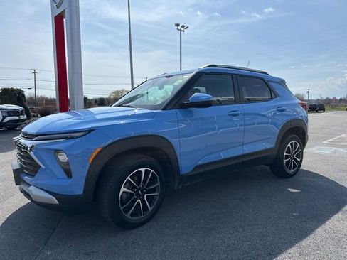 Used 2024 Chevrolet TrailBlazer LT w/ LT Cold Weather Package image 3