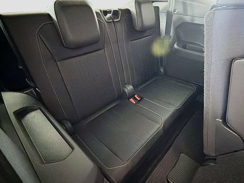 Used 2023 Volkswagen Tiguan SE R-Line FWD image 27