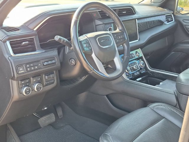 Used 2022 GMC Yukon XL Denali w/ Denali Ultimate Package AWD/4WD image 11