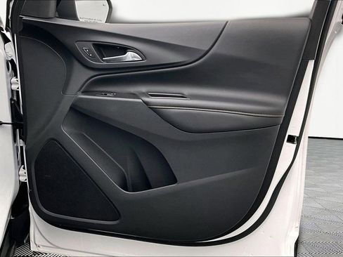 Used 2020 Chevrolet Equinox Premier w/ Premier Redline Edition image 11