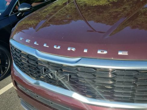 Used 2022 Kia Telluride S FWD image 9