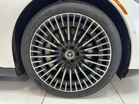 Certified 2022 Mercedes-Benz EQS 580 4MATIC Sedan image 7