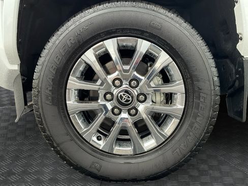 Used 2025 Toyota Tacoma Limited image 16