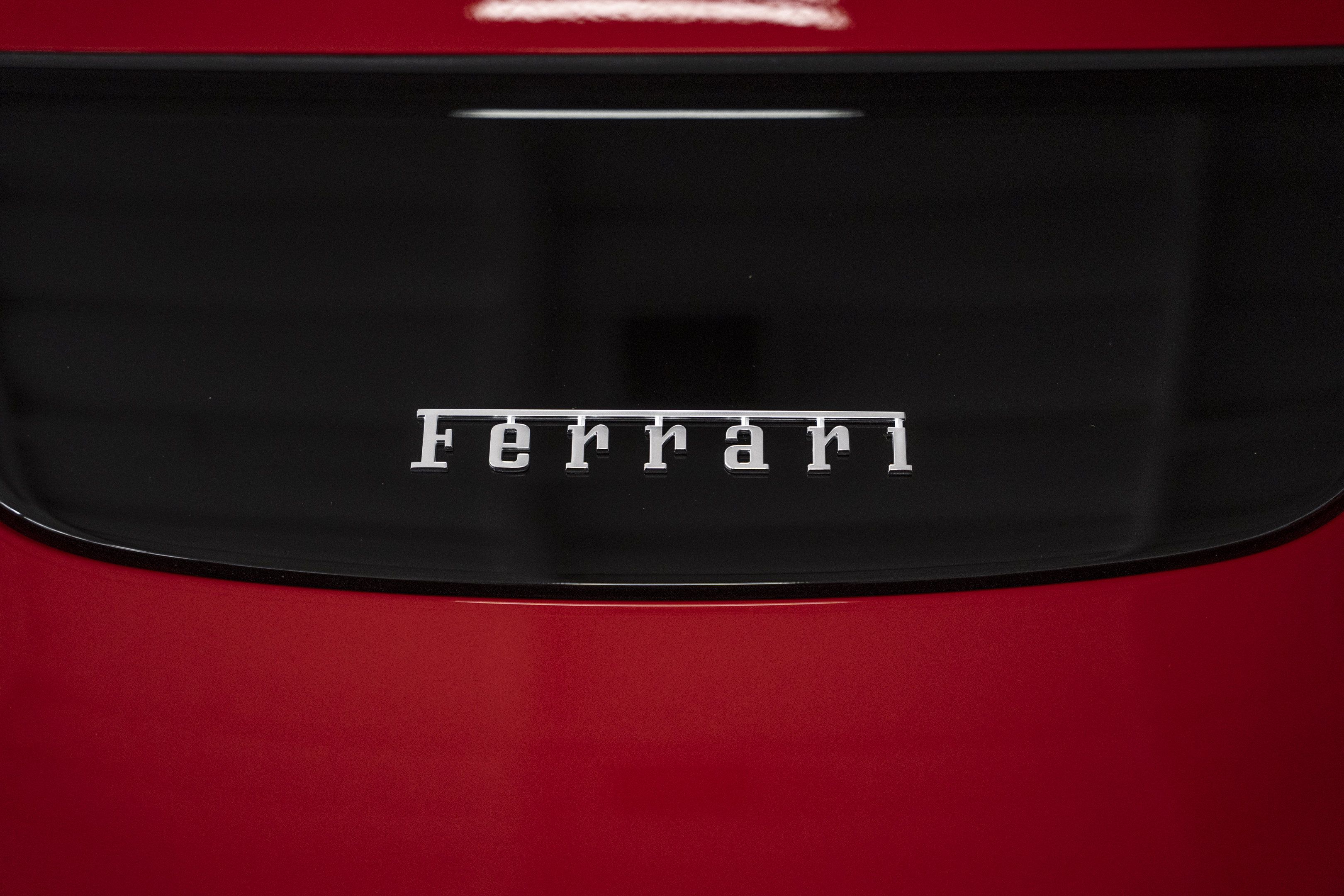 Used 2026 Ferrari Roma Spider RWD image 18
