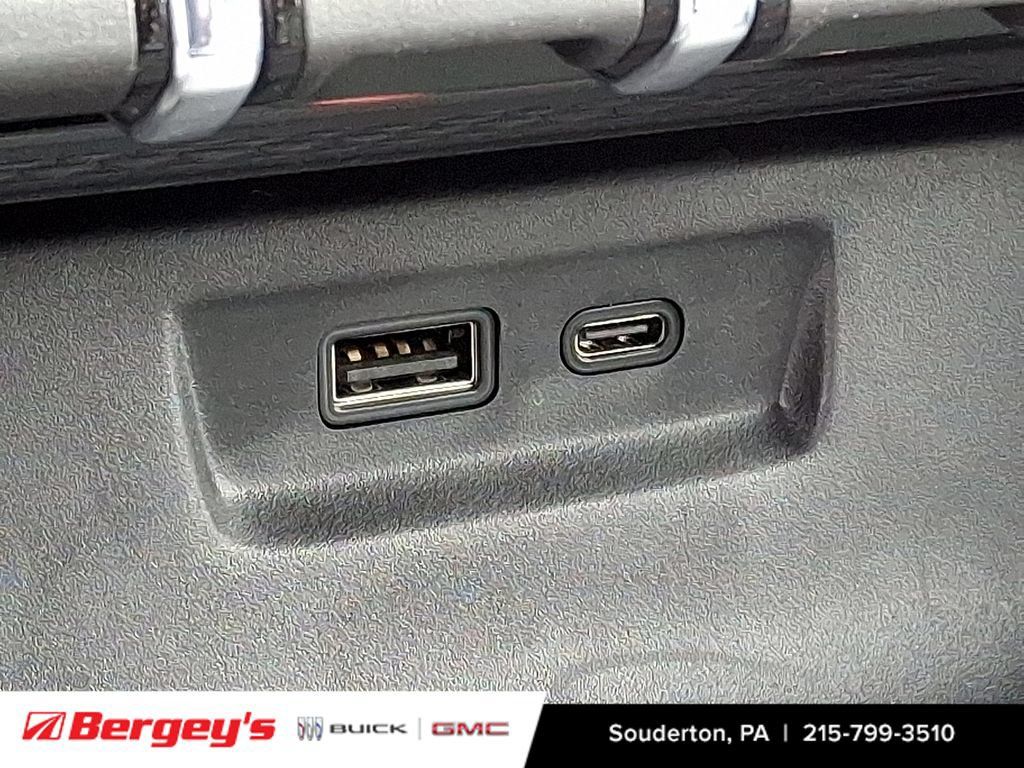 New 2026 GMC Terrain AT4 w/ LPO, Black Badging Package AWD/4WD image 17