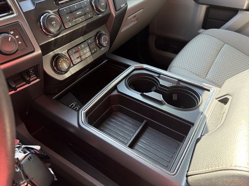 Used 2019 Ford F250 XLT w/ XLT Premium Package image 8