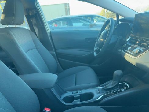 Used 2025 Toyota Corolla LE image 10