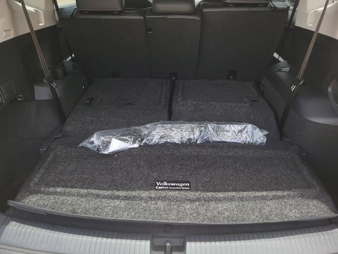 Used 2024 Volkswagen Tiguan SE FWD image 15
