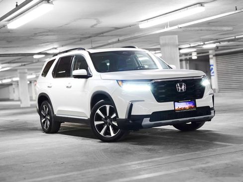 Certified 2023 Honda Pilot Elite image 4