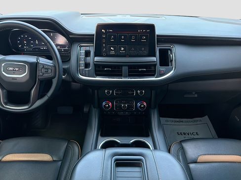 Used 2024 GMC Yukon AT4 w/ Technology Package AWD/4WD image 20