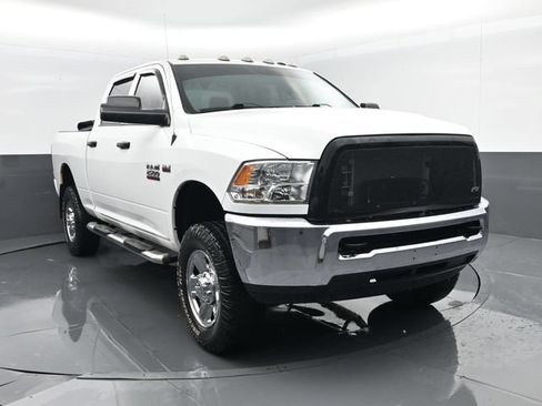 Used 2018 RAM 2500 Tradesman w/ Chrome Appearance Group AWD/4WD image 3