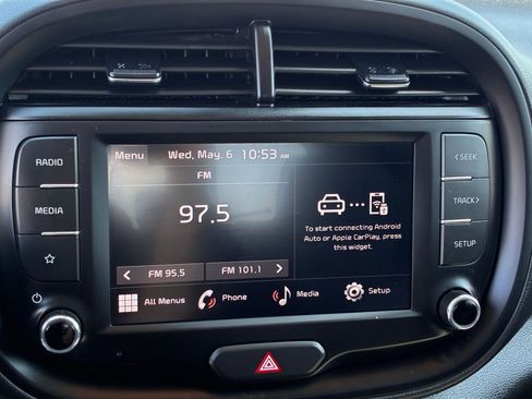 Used 2025 Kia Soul LX w/ LX Technology Package FWD image 20