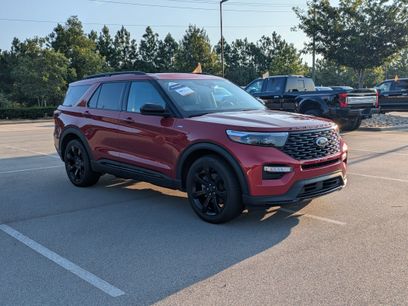 Certified 2023 Ford Explorer ST-Line w/ Class IV Trailer Tow Package