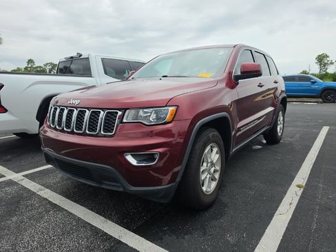 Used 2018 Jeep Grand Cherokee Laredo RWD image 4