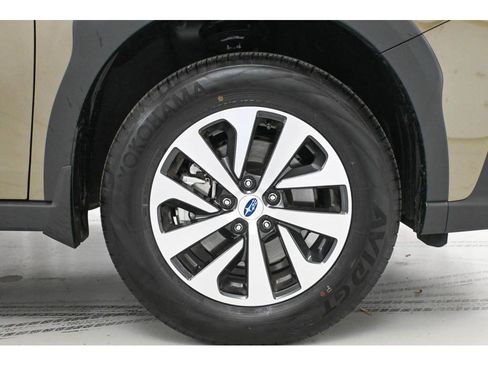 Used 2025 Subaru Outback Premium w/ Popular Package #1 image 8