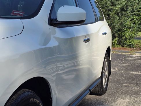Used 2016 Nissan Pathfinder SV AWD/4WD image 6